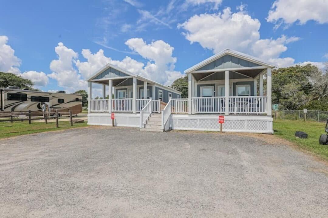 Surf City 2Br Park Home With Waterfront View And Parking Экстерьер фото